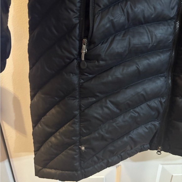 L.L. Bean Women's Black Puffer Jacket - Picture 5 of 6